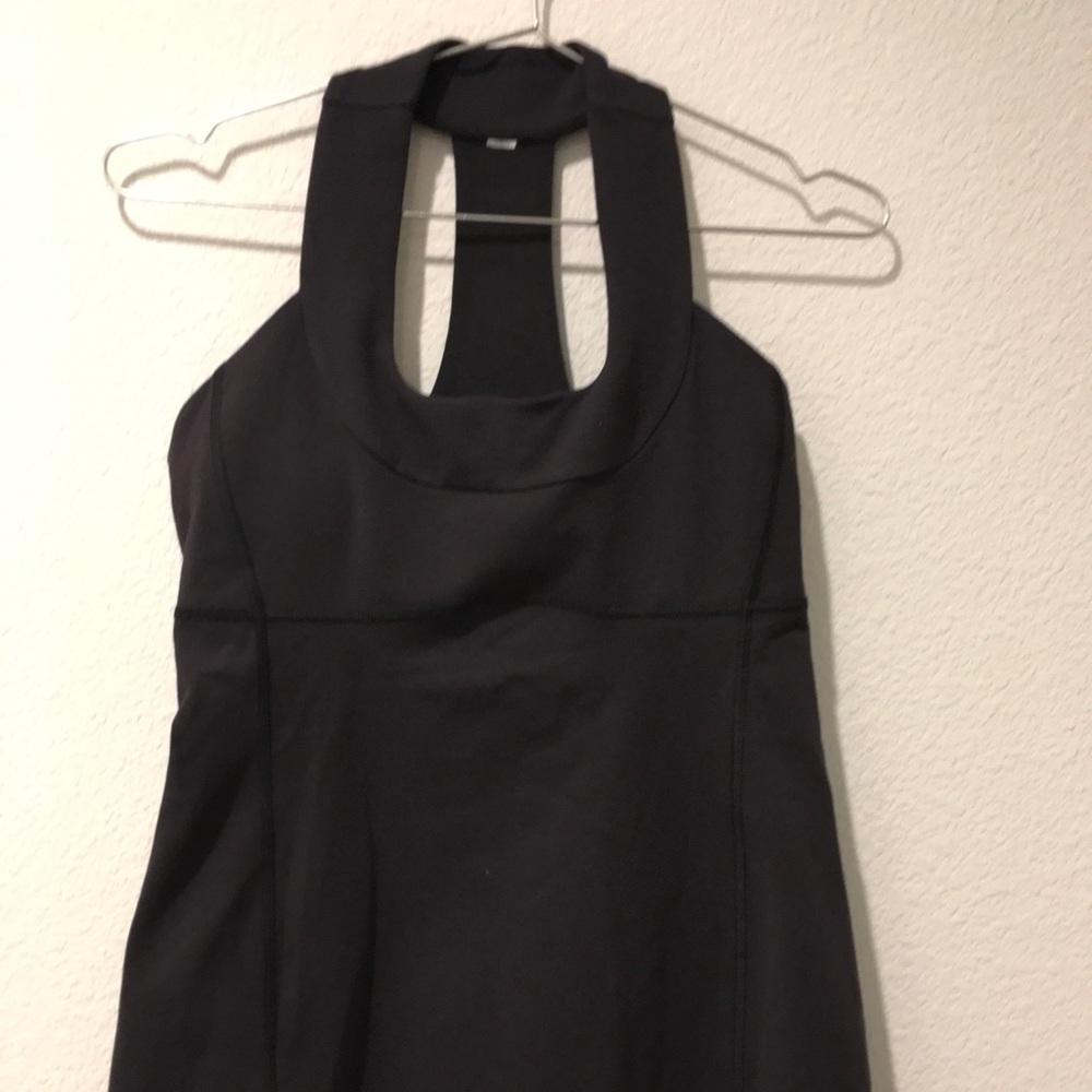 Lululemon women size 8 racer back tank builtin bra